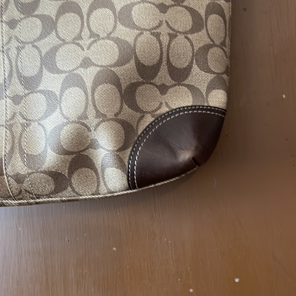 Coach small tote - Picture 3 of 4